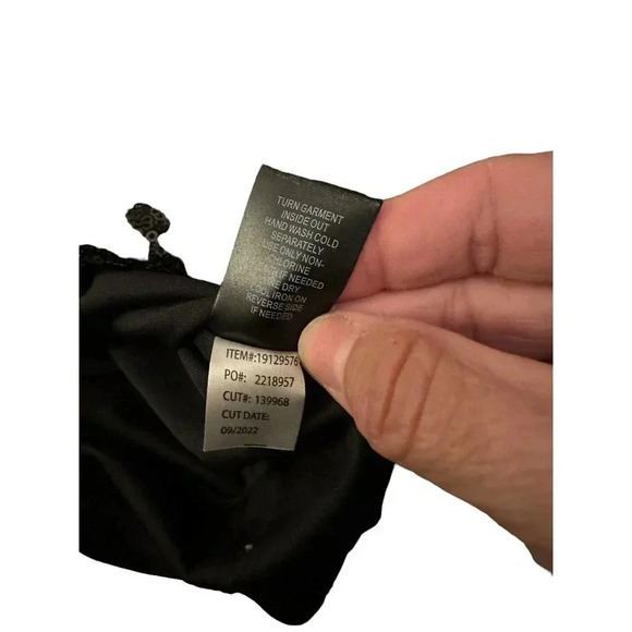 Torrid Women's Black Sequin Pull-on Holiday Pencil Midi Skirt Size 1 - Picture 3 of 8